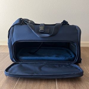 Diggs Passenger Travel Carrier